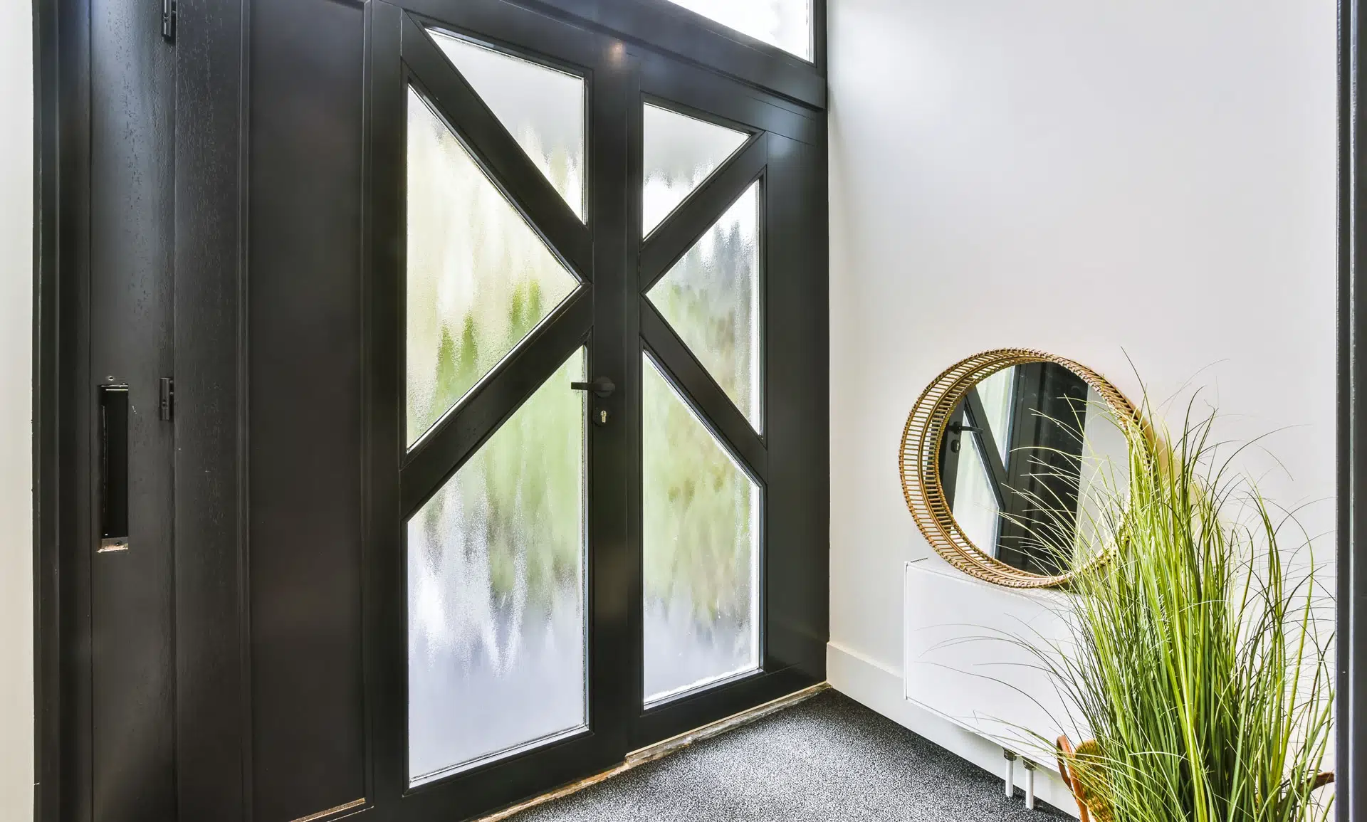 Portoncini ingresso in alluminio e vetro: sicurezza ed eleganza per la tua casa