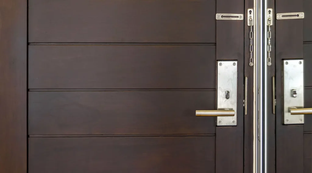 Portoncini d'Ingresso Blindati: Come Sentirsi Più Sicuri nella Propria Abitazione con Infissi e Serramenti di Qualità